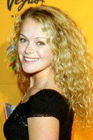 Buffy Charlet as Dez