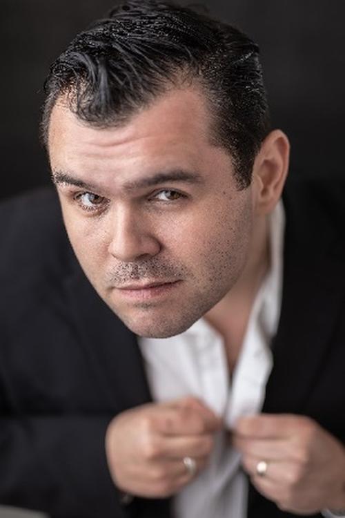 Chris Bell as Tybalt the Inn Keeper