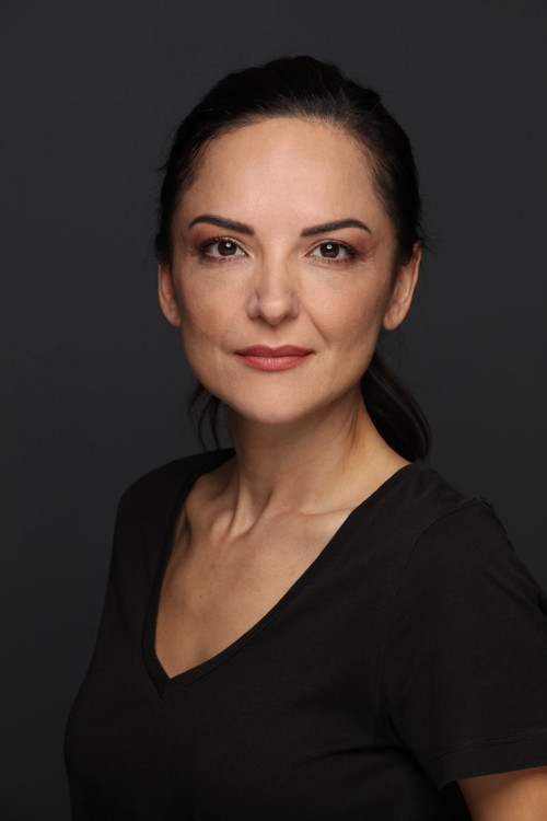 Dilek Aba as Songül