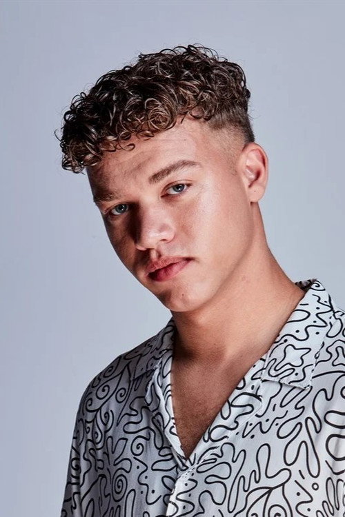 Angelo Bergh as Marco Marais