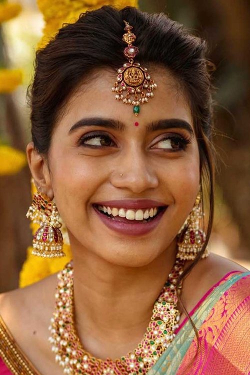 Vinsu Rachel Sam as Roshini