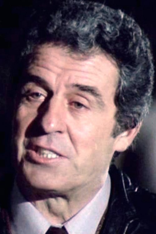 Raniero Dorascenzi as Photographer (uncredited)