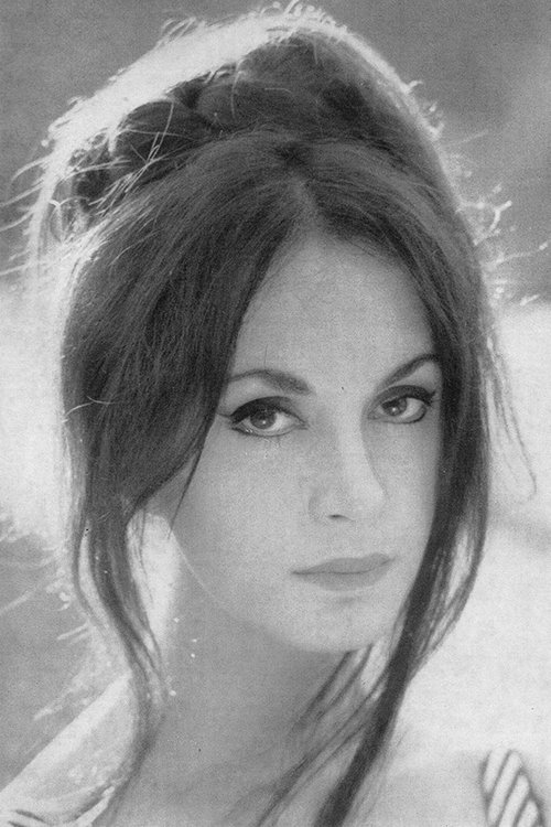 Adriana Ambesi as Julie Brooks