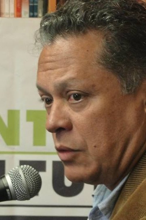 Luis Enrique Romero as Sargento López