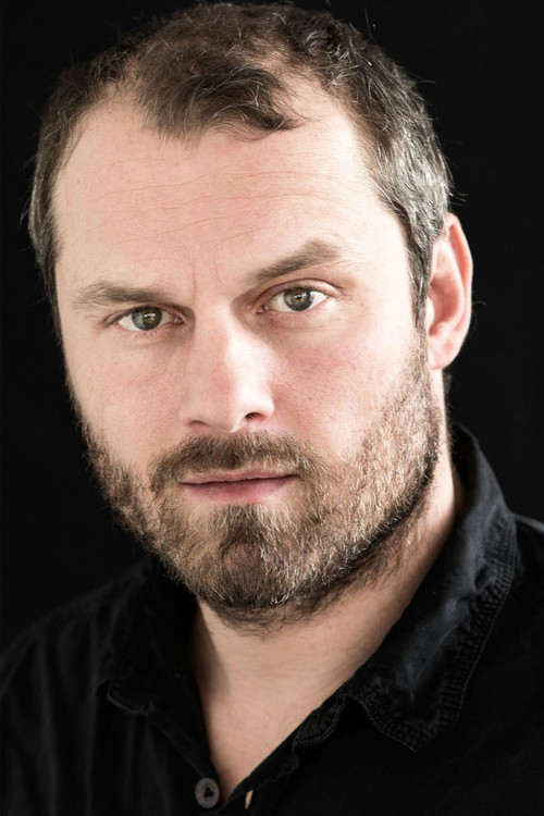 Jörg Malchow as Stefan