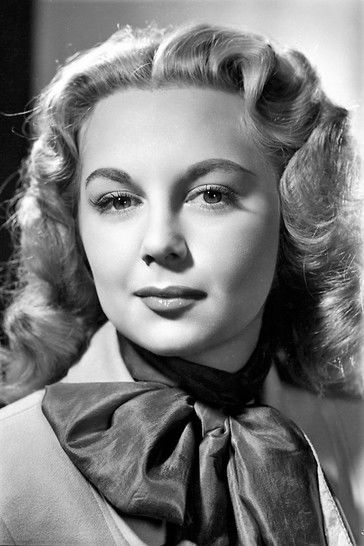 Joan Lorring as Icey Crane