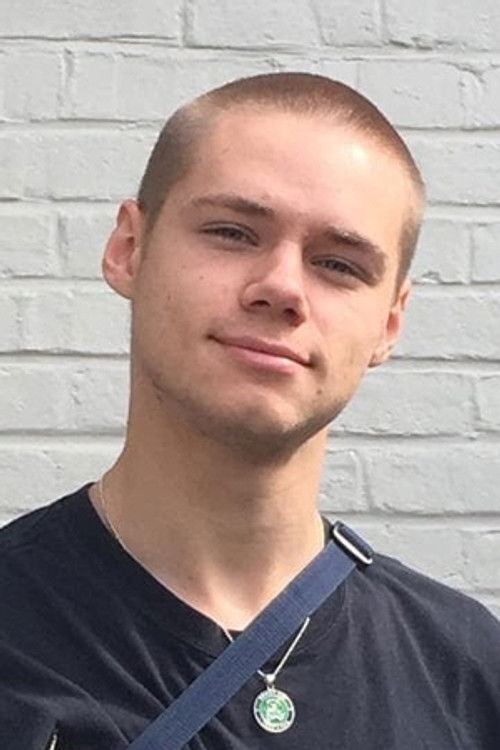 Pepijn Vandelanotte as Max