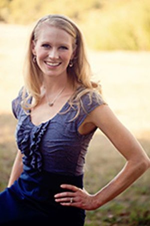 Gelsey Weiss as Gail