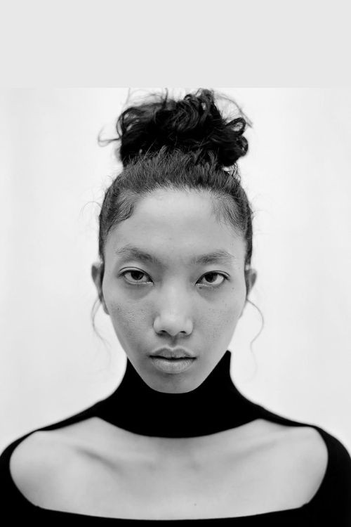 Hayati Azis as Kasir