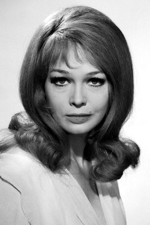 Teri Tordai as Caroline Berger