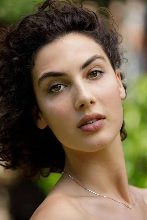 Gena Miller as Isabella