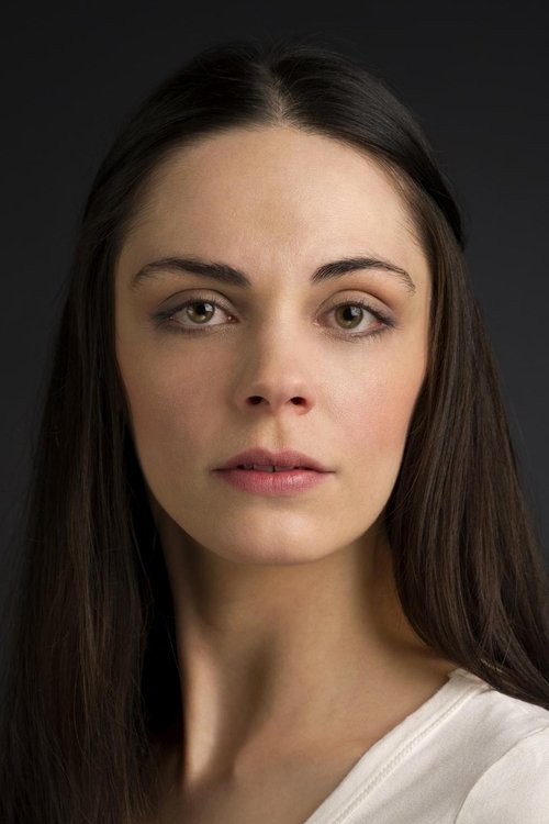 Gülşah Buktur as Handan