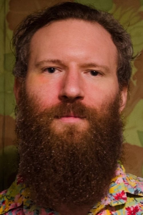 Evan Leed as Tío Bianca / Hombre Traje Amarillo