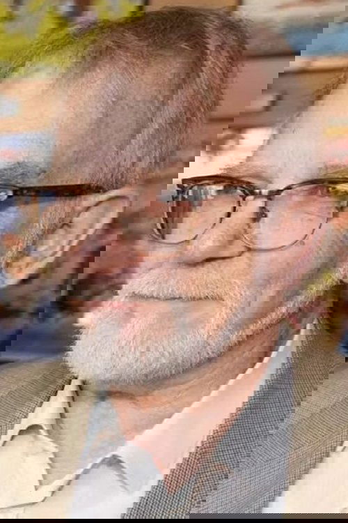 Henning Bahs as Self