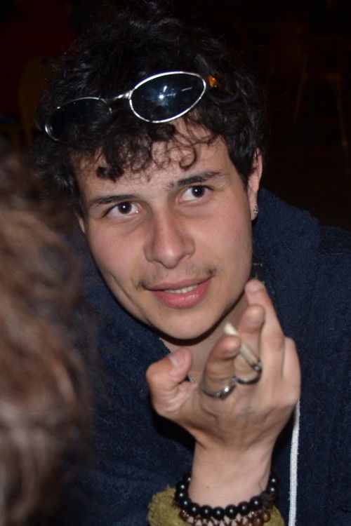 Chezil Mansouri as L’homme invisible