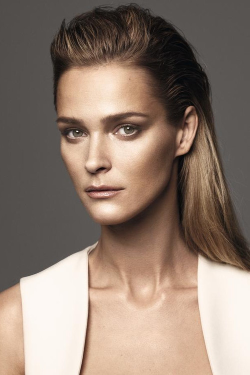 Carmen Kass as Prof. Kaia Hiiernum