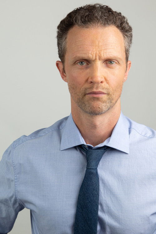 Jamieson Rhyme as Glen