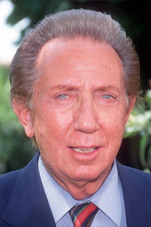 Mike Bongiorno as Ruggero Grimaldi