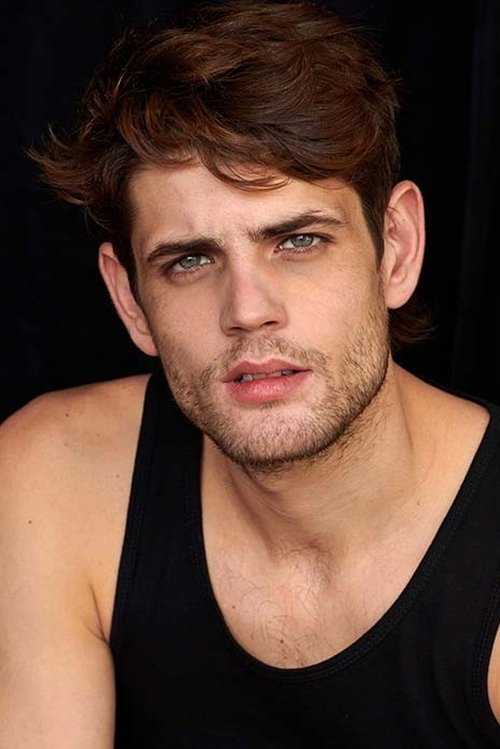 Alberto Olmo as Miguel