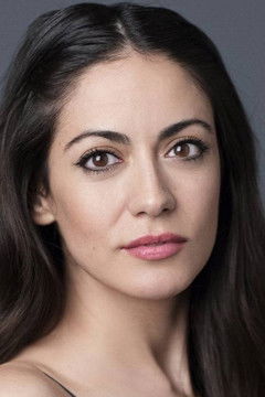 Verónica Perona as Lucía