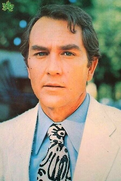 Javier Escrivá as Eduardo Villa