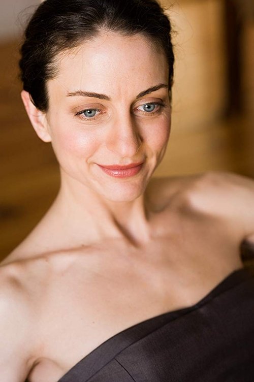 Senta Dorothea Kirschner as Katrin