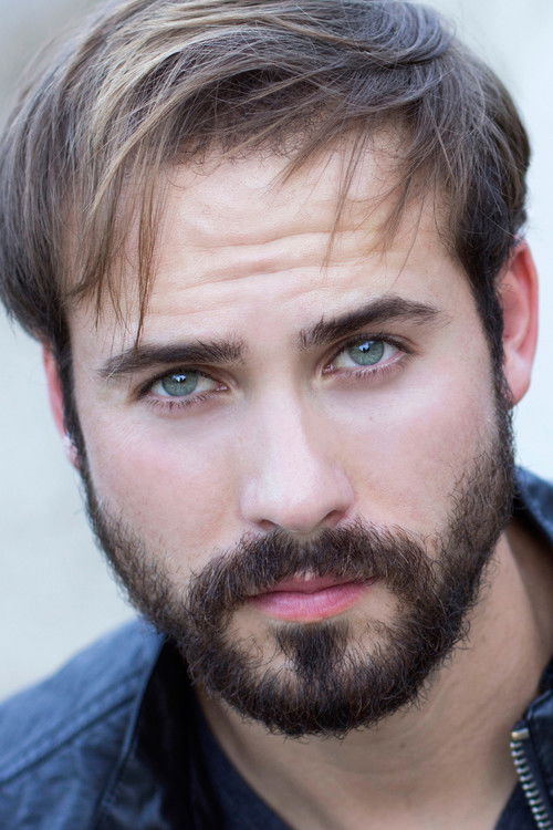 Cameron Bigelow as Detective Davis