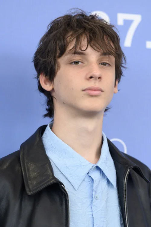 Giulio Feltri as Matteo Corbin