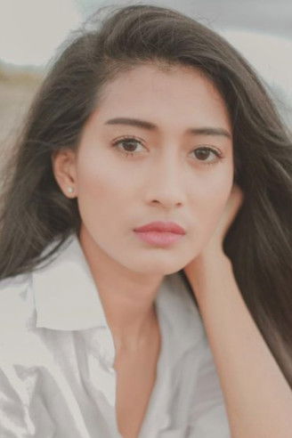 Fitrie Rachmadhina as Sulastri