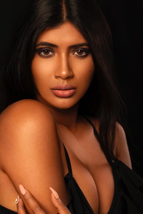 Natasha Majhi as Rachael