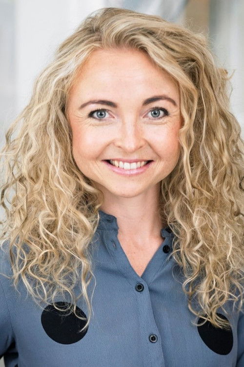 Rikke De Fine Licht as Nummeroplysningen (voice)