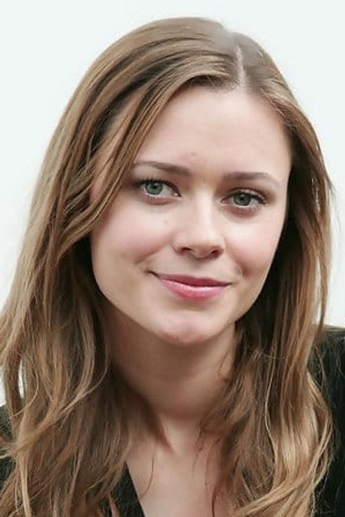 Maeve Dermody as Lee