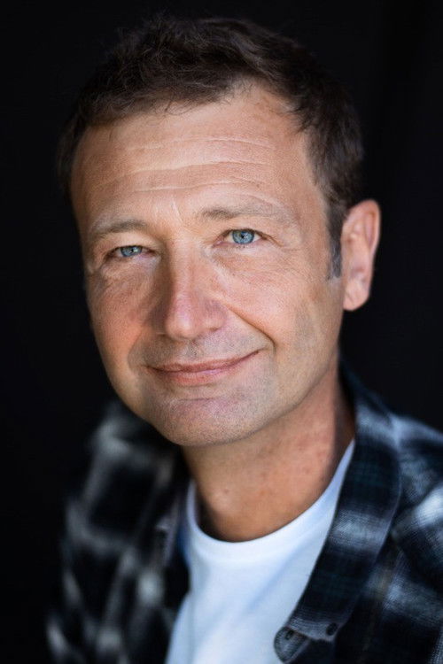 Pierre Sévérin as Le Psy