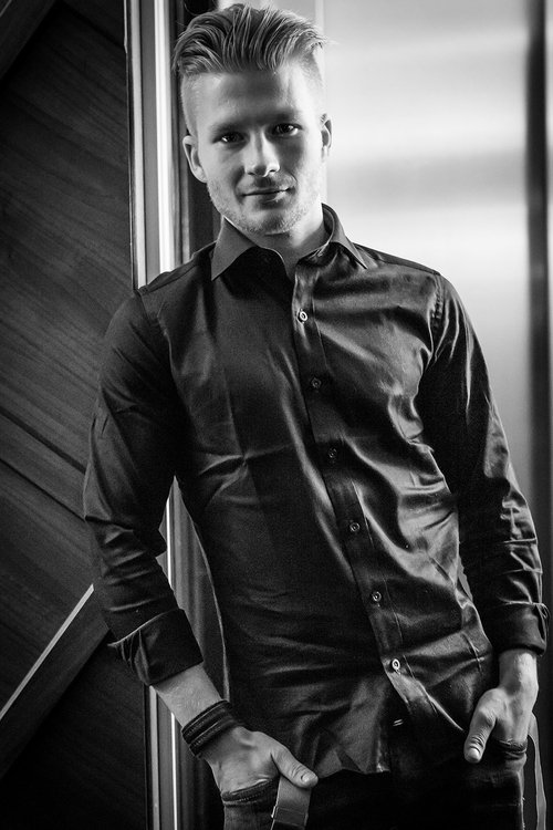 Sebastian Hiort af Ornäs as Markus (segment "Boys")