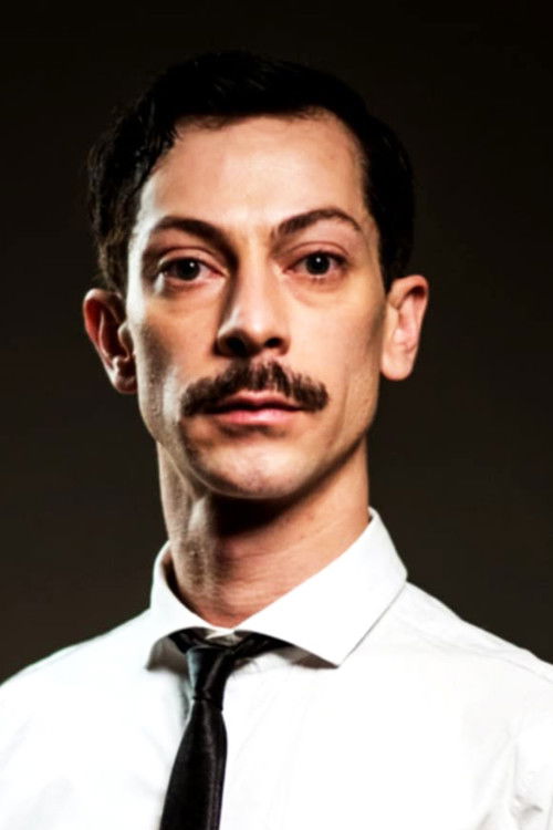 Matías Marmorato as Momo