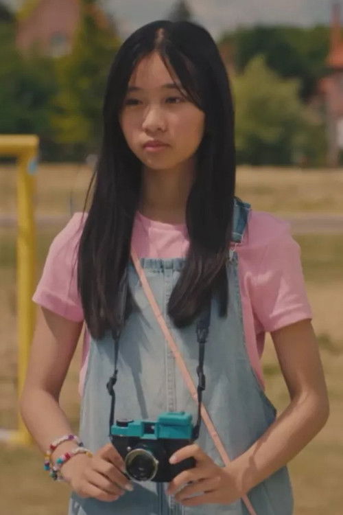 Ysabel Pang as Yasmine