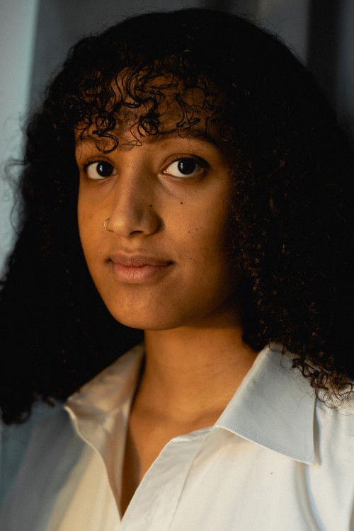 Omeya Lundqvist-Simbizi as Mina