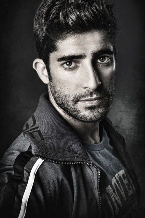 Alberto Ferreiro as Valentín