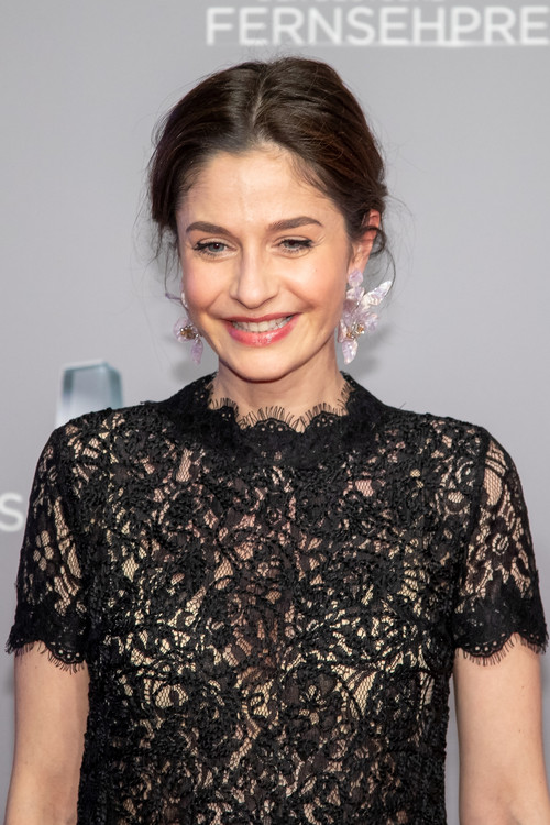 Anne Werner as Séverine