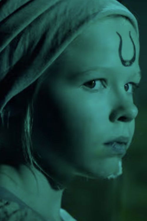 Noor van der Velden as Hanna