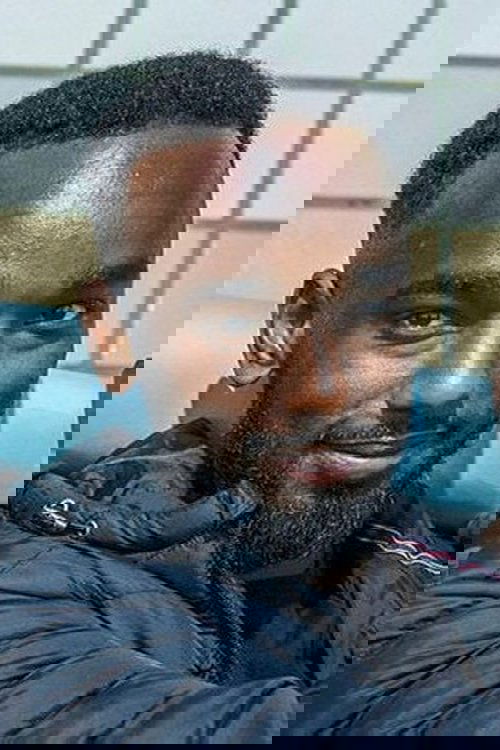 Sharmarke Elmi as Milos vän