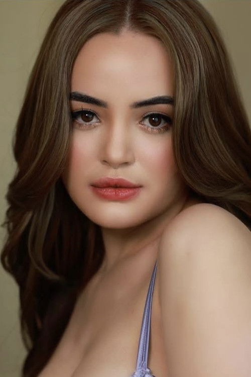 Deberly Bangcore as Olive