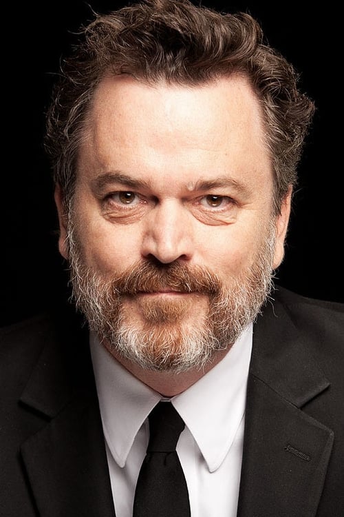 Bill Marchant as Propriétaire du chalet