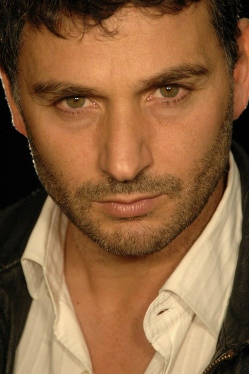 Leandro Amato as Sergio Cometa (voice)