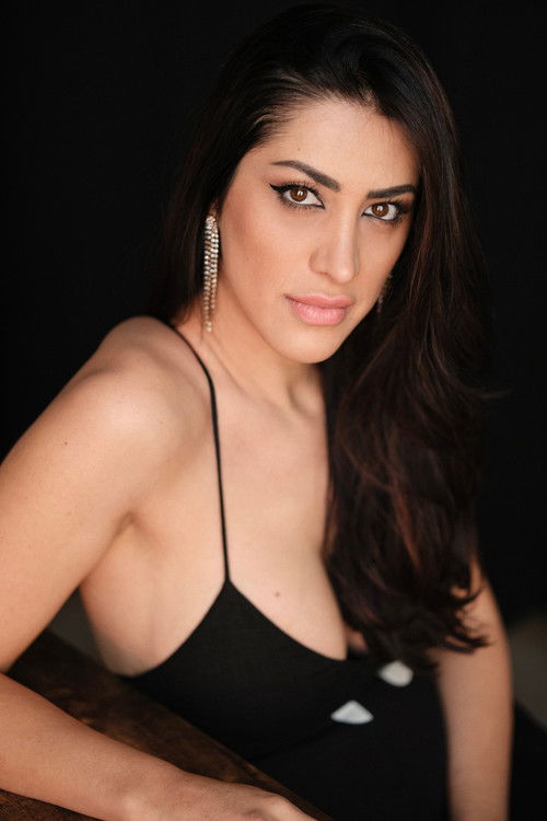 Angelica Massera as Simona