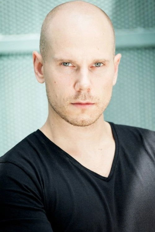 Jordan Schartner as Derren