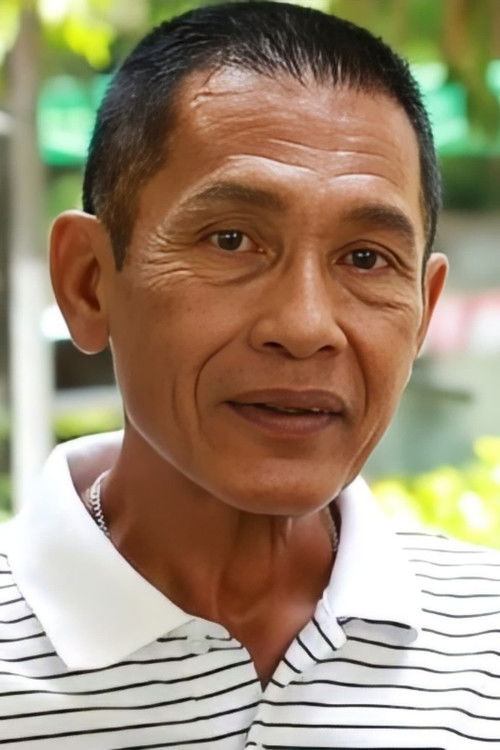 Porjed Kaenpetch as Tae