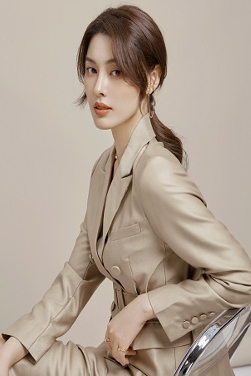 Huang Ziling as Li Qing