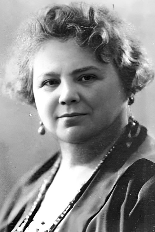 Minnie Rayner as The Cook