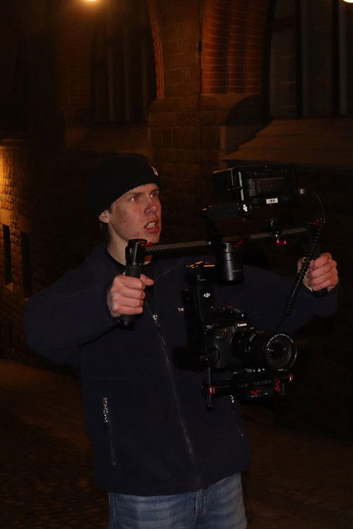 Valter Nyman as Joakims pappa